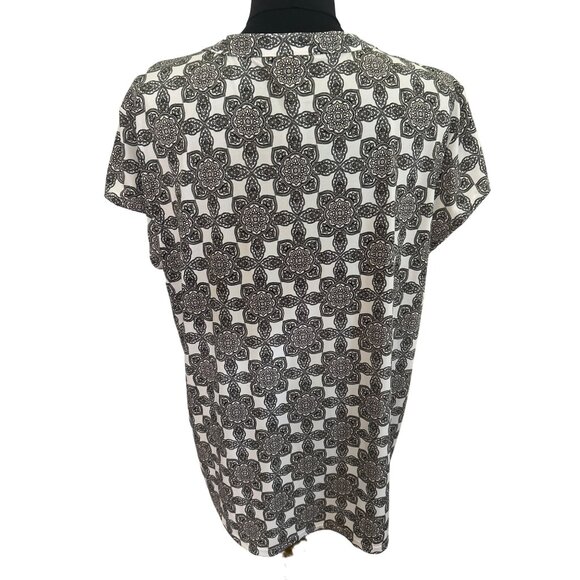 Dana Buchman XL Black & White Floral Print Short Sleeve Button-Down Blouse - Picture 4 of 9